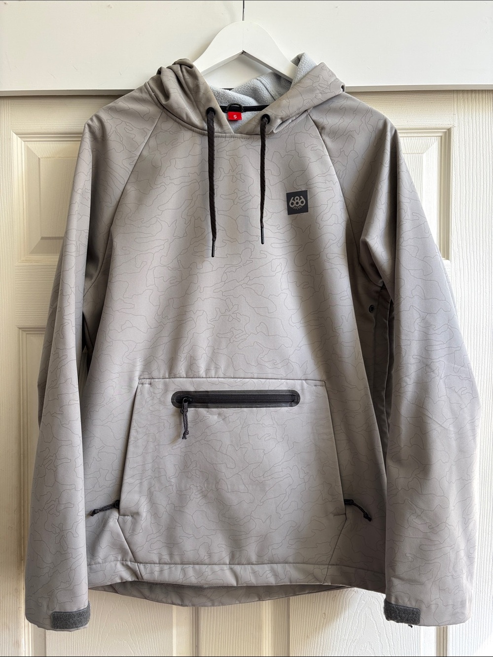 686 Hypochromic waterproof hoodie